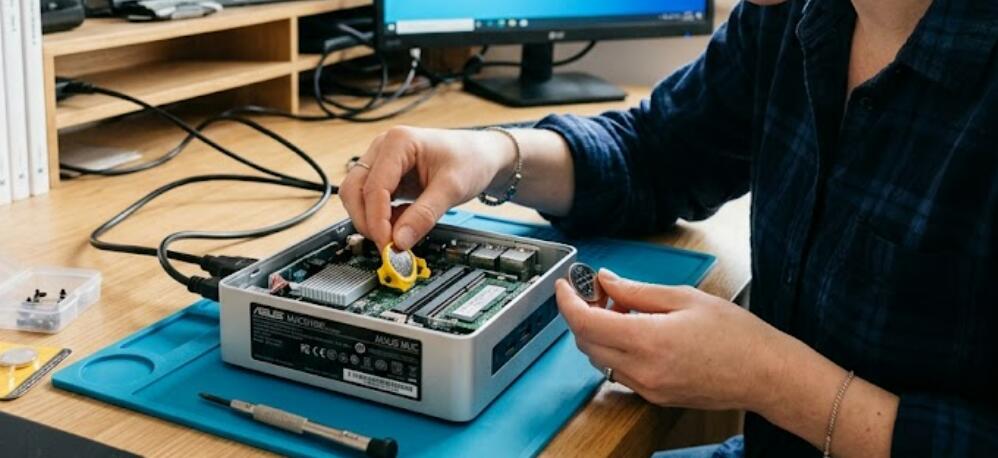 How to replace CMOS battery in a mini PC?